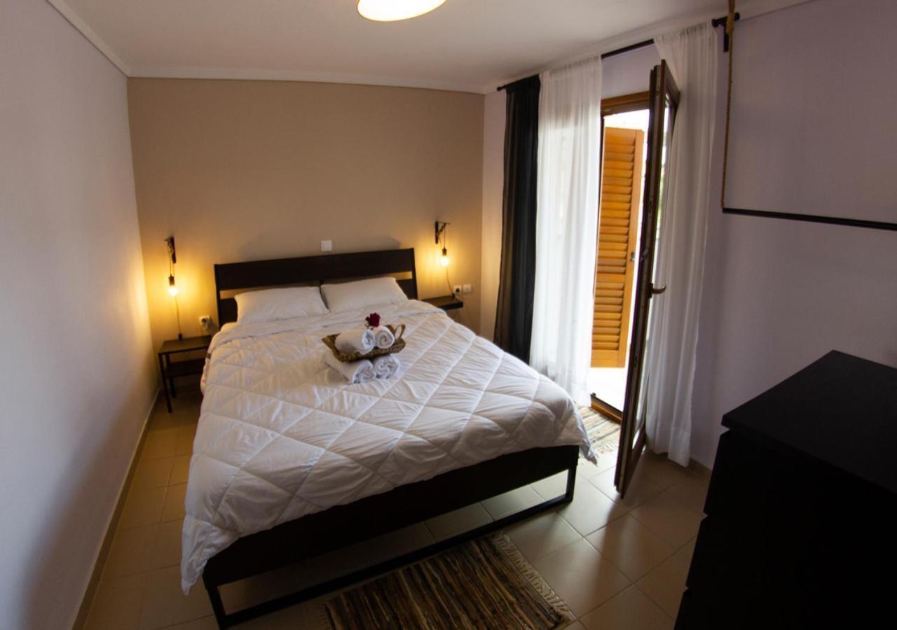 Beachfront Stylish Maisonette In Иериссос Экстерьер фото